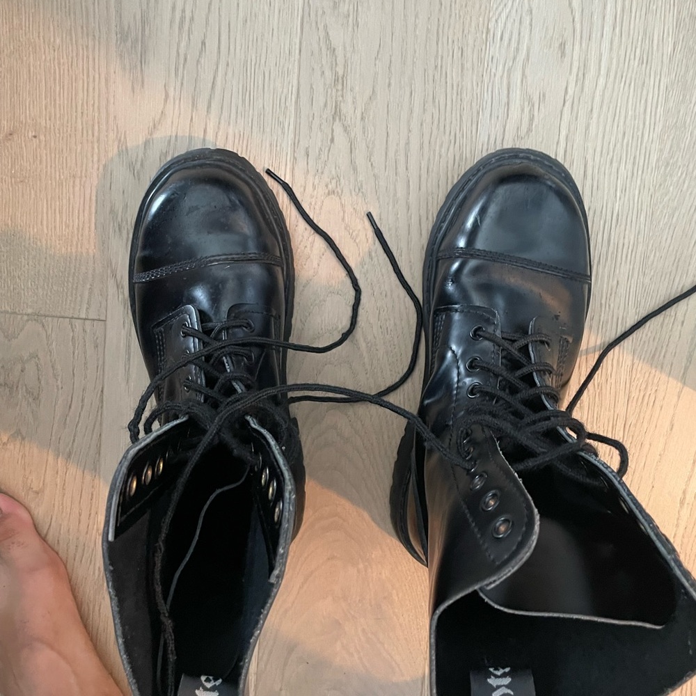 Knights Bridge London Boots - Picture 5 of 5